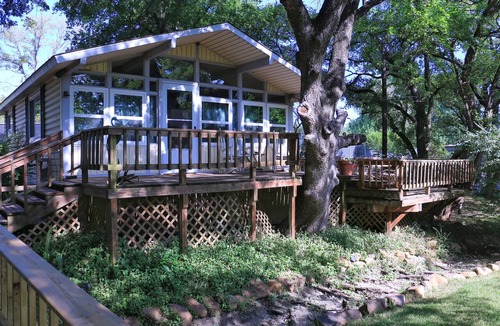 Pottsboro Cabin | Comfy Lake Texoma Cabins