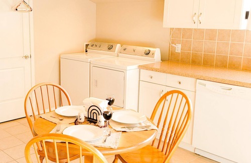 Diamond Ridge Apartment | Comfy Mother-in-law apartment with King Size Bed