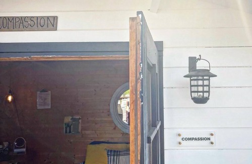 Dripping Springs Cabin | Compassion Cabin @ 13 Acres - Yoga/Hike/Meditate