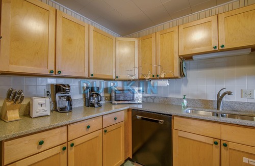 Eastward Look House | Condo with ocean views across the street from the beach