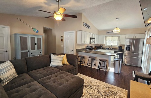 Conneaut Lakeshore House | Conneaut Lake Retreat with Hot Tub and Rustic Firepit, 3/8 miles to the Lake