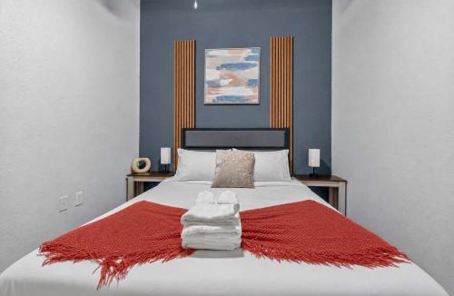 River Market Apartment | Convenient 2BR Stay in Prime Kansas Location
