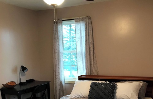 Perry House | Convenient Country Home