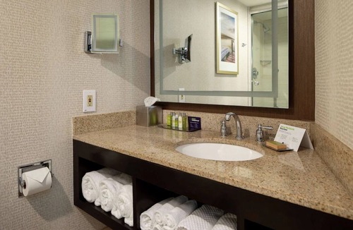 South Portland Hotel | Convenient Stay Right Next to I-95 and 2 Miles from Jetport | 3 Units