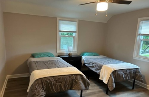 Webster House | Conveniently Located - Right off 104 Expressway