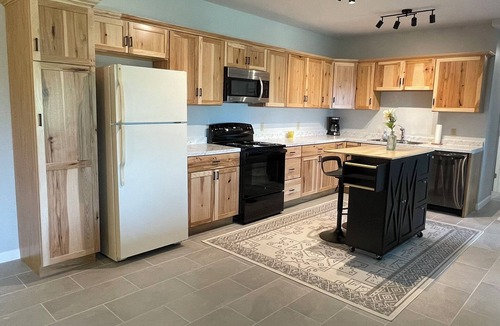 Milford Apartment | Cooperstown Double Play Lodge Unit B Near HOF