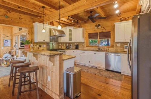 Cleveland Cabin | Copper Canyon - Luxury Lodge located on Private Lake