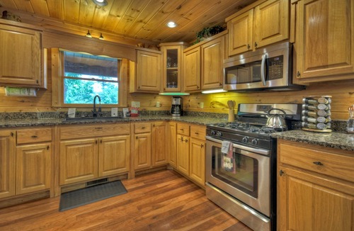 Raccoon Ridge Cabin | Copper Top | Hot Tub | MTN Views | Outdoor Fireplace