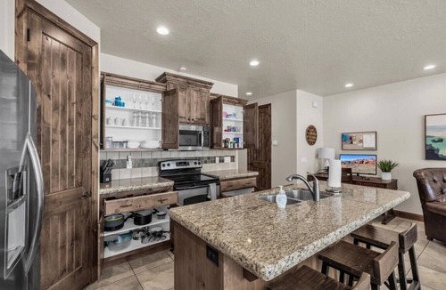 Washington Villa | Coral Ridge by Cloud Dream Homes - 3 Bedroom Home with Pool, Hot Tub and EV Charging