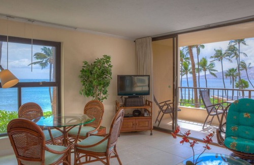 Kihei Condo | Corner Unit With Views From Every Window-Awesome Reviews