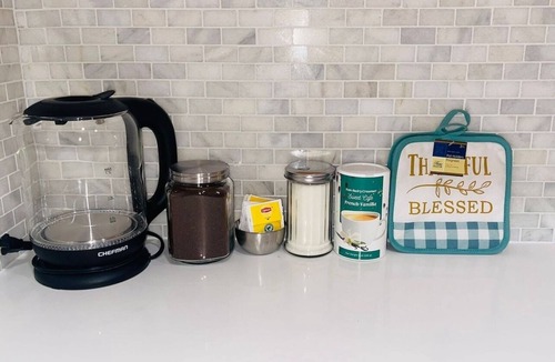 Corn Hill Apartment | Cornhill 2BDRM-HighFall+EquippedKitchen+Wi-Fi