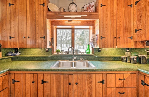 Cambridge Springs Cottage | Country Escape w/Fire Pit Near French Creek!