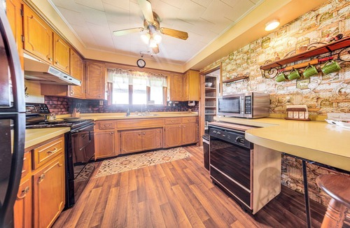 Centerville House | Country Home w/Fishing Ponds Near Canadohta Lake