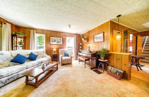 Centerville House | Country Home w/Fishing Ponds Near Canadohta Lake