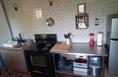Claremore Cottage | Country Inn Cottage & Farm. Private cottage with three personal suites.