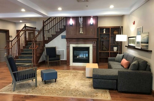 Queensbury Hotel | Country Inn & Suites by Radisson, Lake George (Queensbury), NY