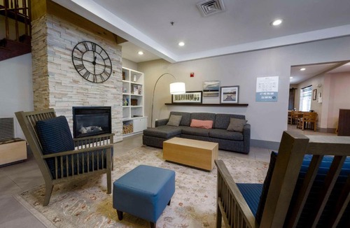 Queensbury Hotel | Country Inn & Suites by Radisson, Queensbury - Lake George , NY