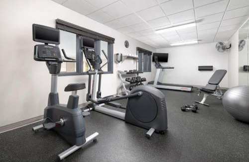 Big Flats Airport Hotel | Country Inn & Suites by Radisson, Big Flats (Elmira), NY