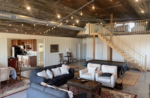 Sulphur Springs House | Country Living in the City: Sunset Meadows
