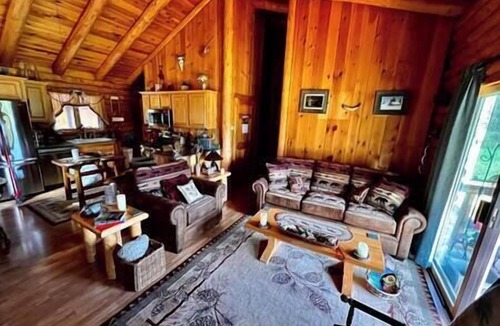 Lisbon Cabin | Country Log Cabin #1- In the heart of the White Mountains