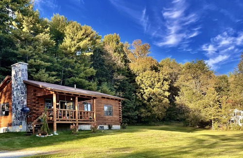 Lisbon Cabin | Country Log Cabin #1- In the heart of the White Mountains