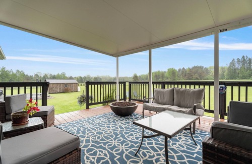 Trumansburg House | Country Oasis; Ithaca College Grad wknd!