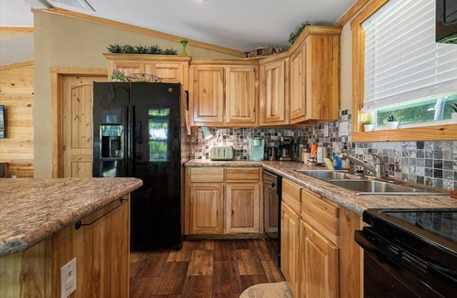 Quinlan House | Countryside Cabin on Lake Tawakoni - w/Lakeview. Pet-Friendly!