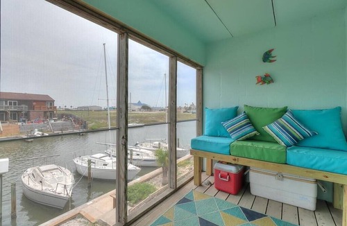 Corpus Christi Condo | Couples retreat on canal, Serene sunset views, 1.3 miles to beach-NEW ON MARKET!