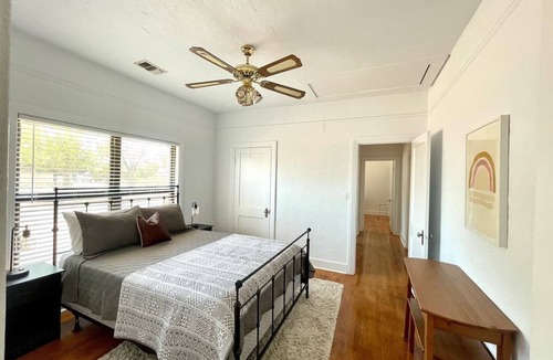 Marfa House | Courthouse Corner - Beautiful adobe, pet friendly