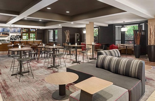 Dayton Hotel | Courtyard by Marriott Dayton North