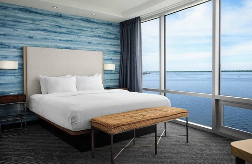 Erie Hotel | Courtyard by Marriott Erie Bayfront