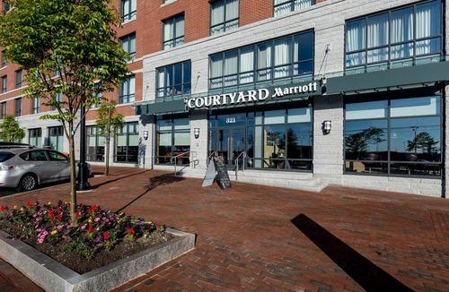 Portland Hotel | Courtyard by Marriott Portland Downtown/Waterfront