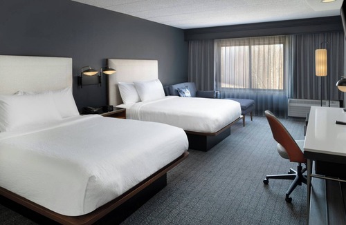 Albion Hotel | Courtyard by Marriott Providence Lincoln