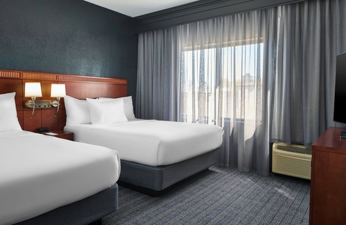 Rochester Hotel | Courtyard by Marriott Rochester Brighton