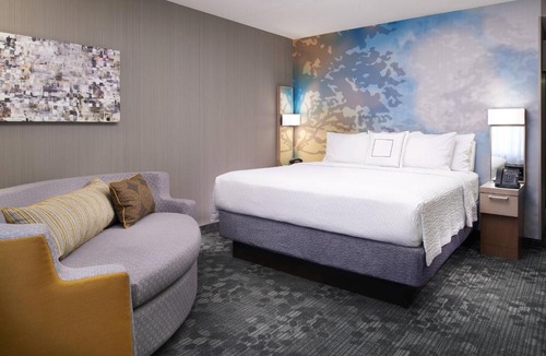 Independence Hotel | Courtyard Cleveland Independence