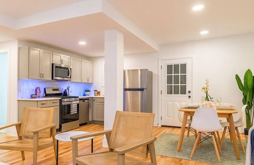 Corn Hill House | Cozy 1-Bed in Cornhill with WiFi, Equipped Kitchen & TV Close to High Falls
