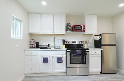 Oak Cliff Apartment | Cozy 1-bedroom ADU Near Bishop Arts