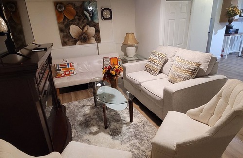 Rochester Apartment | Cozy 1-bedroom apartment in lovely Rochester with AC