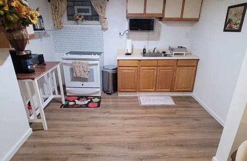 Rochester Apartment | Cozy 1-bedroom apartment in lovely Rochester with AC