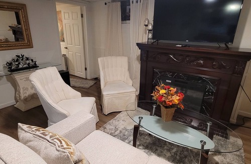 Rochester Apartment | Cozy 1-bedroom apartment in lovely Rochester with AC