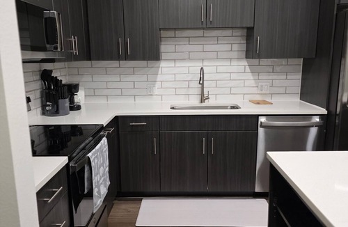 Addison Apartment | Cozy 1-bedroom apartment in fabulous Addison