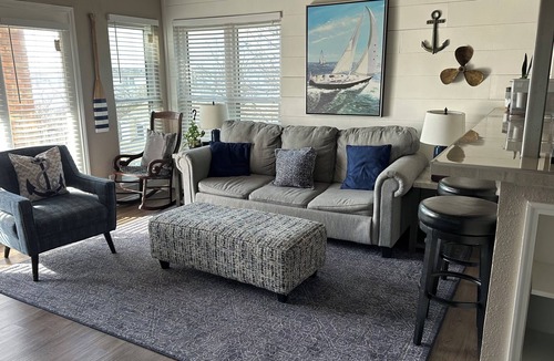 Garland Condo | Cozy 1-bedroom condo with lake views, shopping, and easy highways access
