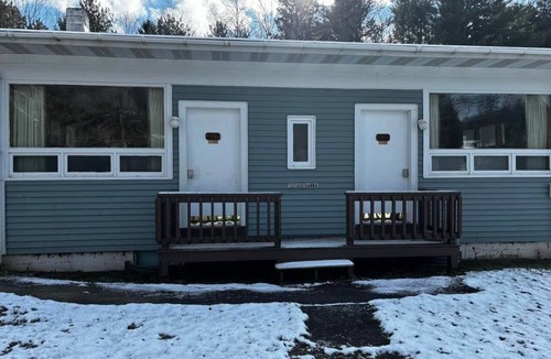 Hamilton Hotel | Cozy 1-bedroom hotel room in superb Hamilton - #328 Susquehanna