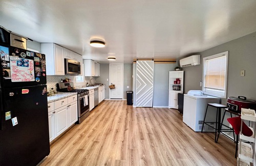 Lockport House | Cozy 1-bedroom house in lovely Lockport with AC
