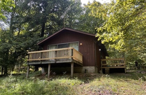 Russell Cabin | Cozy 1 bedroom Pet Friendly Cabin in Scandia
