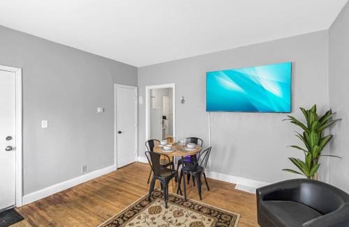 Buffalo House | Cozy 1BR Buffalo Home Near Canalside, Allentown Sleeps 4, Pet-Friendly, Easy First-Floor Access