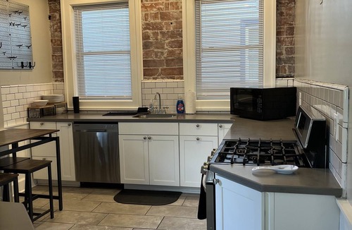 Front Park Apartment | Cozy 1st Floor Downtown Apartment!