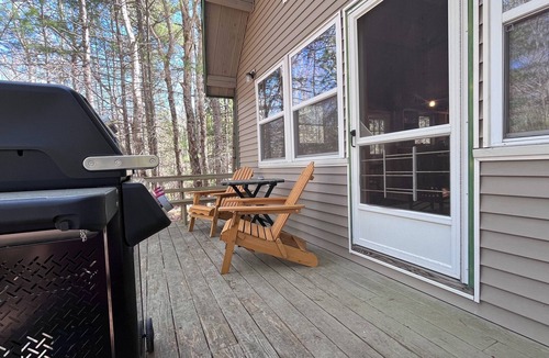 Hall Quarry Cabin | Cozy 2-bedroom cabin, with woodstove, near ACADIA's best Hikes, Lakes, and SWHbr