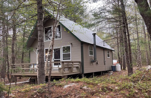 Hall Quarry Cabin | Cozy 2-bedroom cabin, with woodstove, near ACADIA's best Hikes, Lakes, and SWHbr