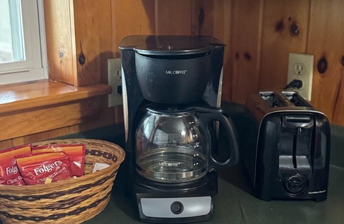 Jerome Cabin | Cozy 2-bedroom cabin on Goose Lake in beautiful Southern Michigan.